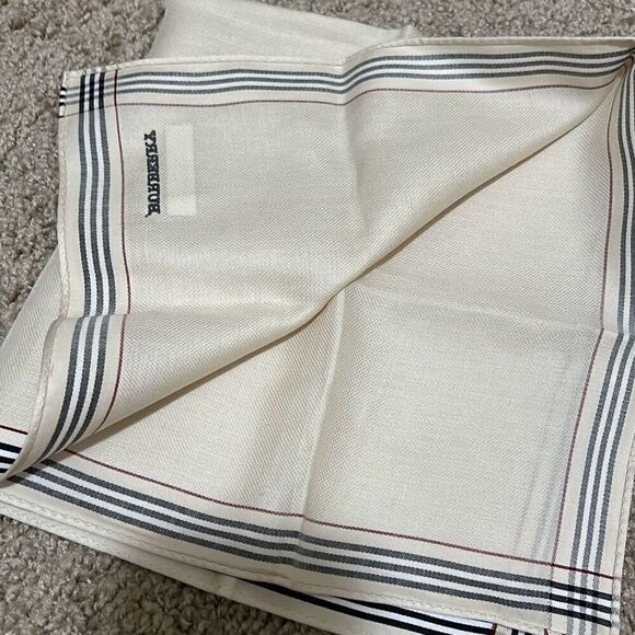 Burberry Square Scarf Nova Check Plaid Style Border Tan Neutral Preppy Academia - Picture 5 of 7